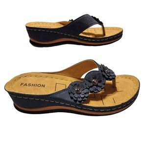 Fashion boutique sandal blue floral strap flip flop size 38 7